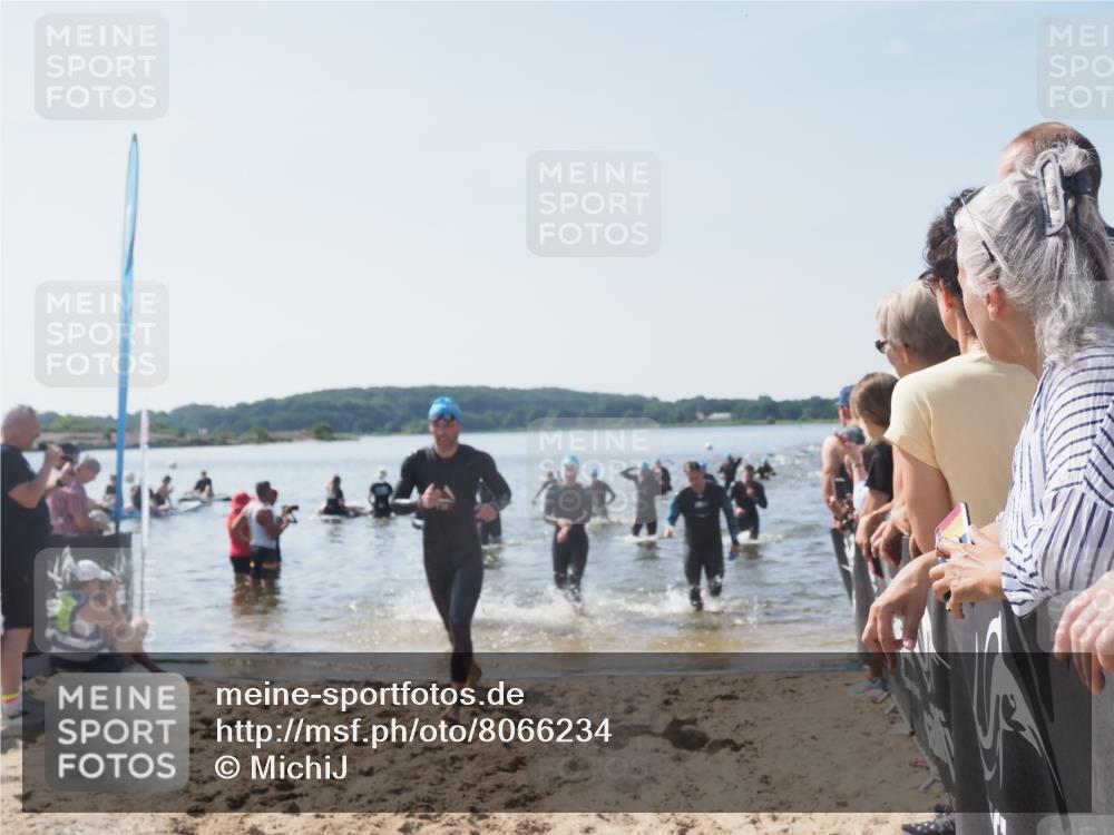 22.06.2025 - Viking Triathlon MichiJ http://msf.ph/oto/8066234 22.06.2025 10:33:37 Schwimmen 5, 38, 149, 255, 304, 348, 382, 457, 522, 524 meine-sportfotos.de