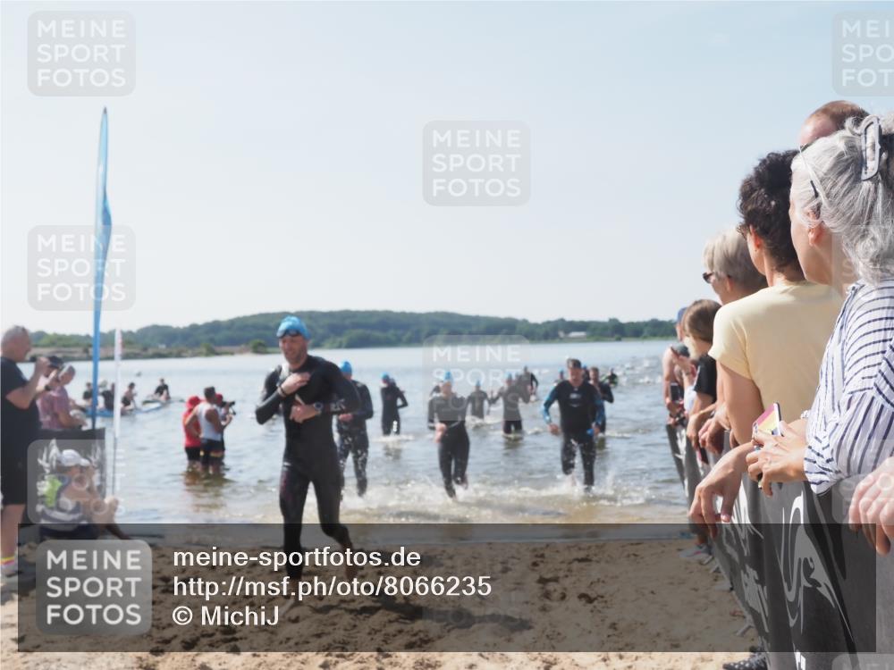 22.06.2025 - Viking Triathlon MichiJ http://msf.ph/oto/8066235 22.06.2025 10:33:38 Schwimmen 5, 38, 149, 255, 304, 348, 382, 457, 522, 524 meine-sportfotos.de
