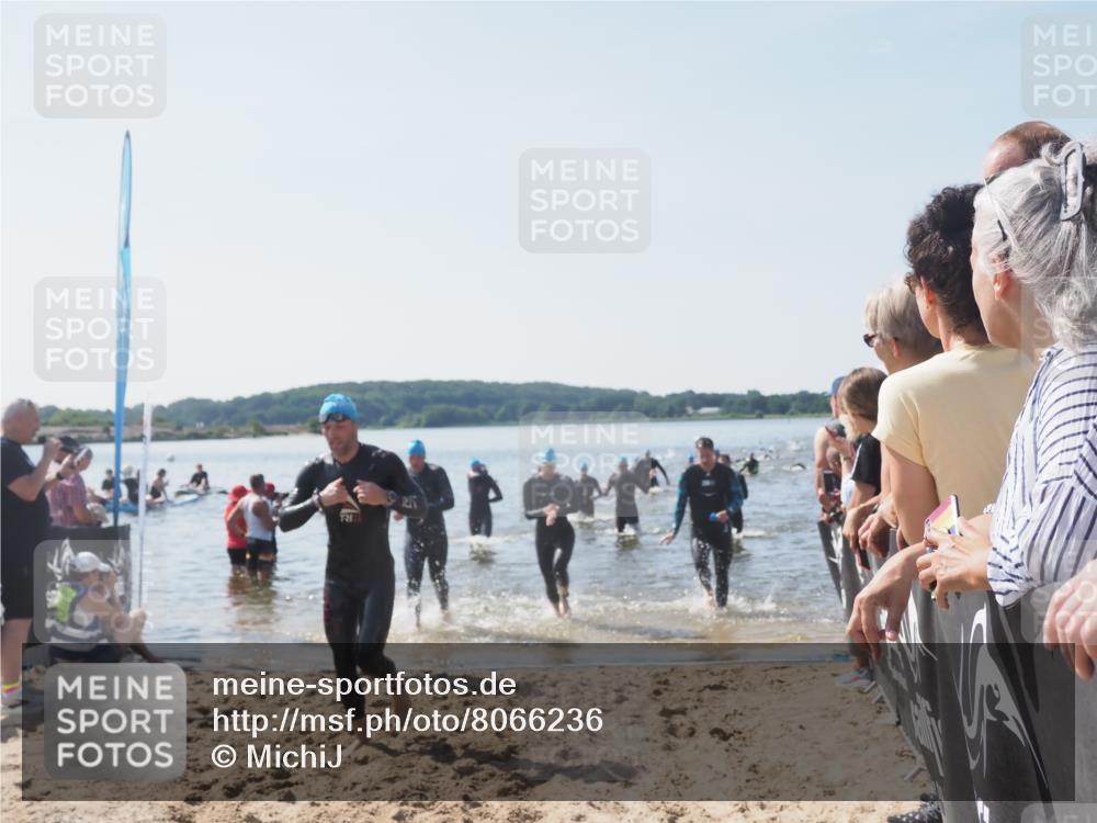 22.06.2025 - Viking Triathlon MichiJ http://msf.ph/oto/8066236 22.06.2025 10:33:38 Schwimmen 5, 38, 149, 255, 304, 348, 382, 457, 522, 524 meine-sportfotos.de