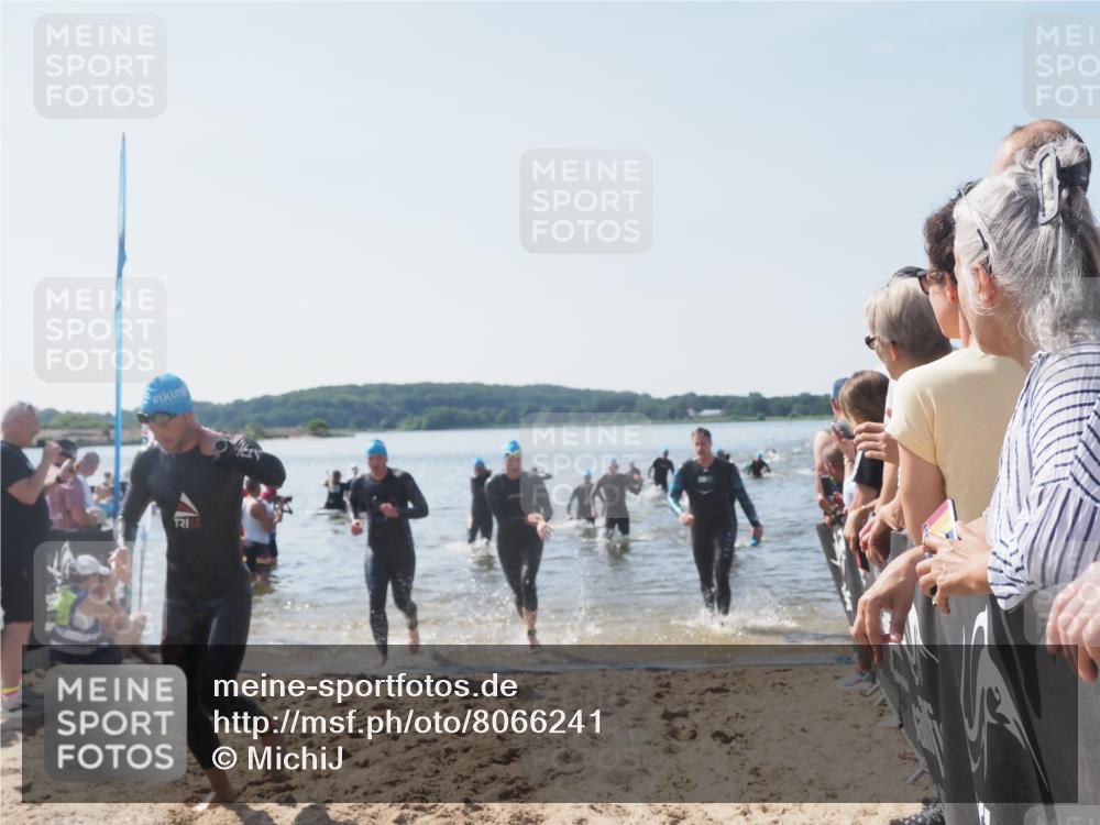 22.06.2025 - Viking Triathlon MichiJ http://msf.ph/oto/8066241 22.06.2025 10:33:39 Schwimmen 5, 38, 149, 255, 304, 348, 382, 457, 522, 524 meine-sportfotos.de