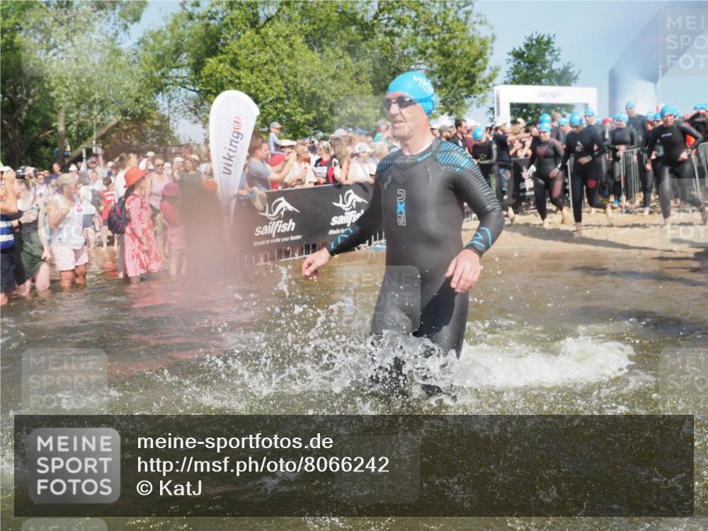 22.06.2025 - Viking Triathlon KatJ http://msf.ph/oto/8066242 22.06.2025 10:06:53 Schwimmen 66, 165, 183, 217, 257, 282, 290, 318, 321, 337, 468, 479, 501, 525, 533 meine-sportfotos.de