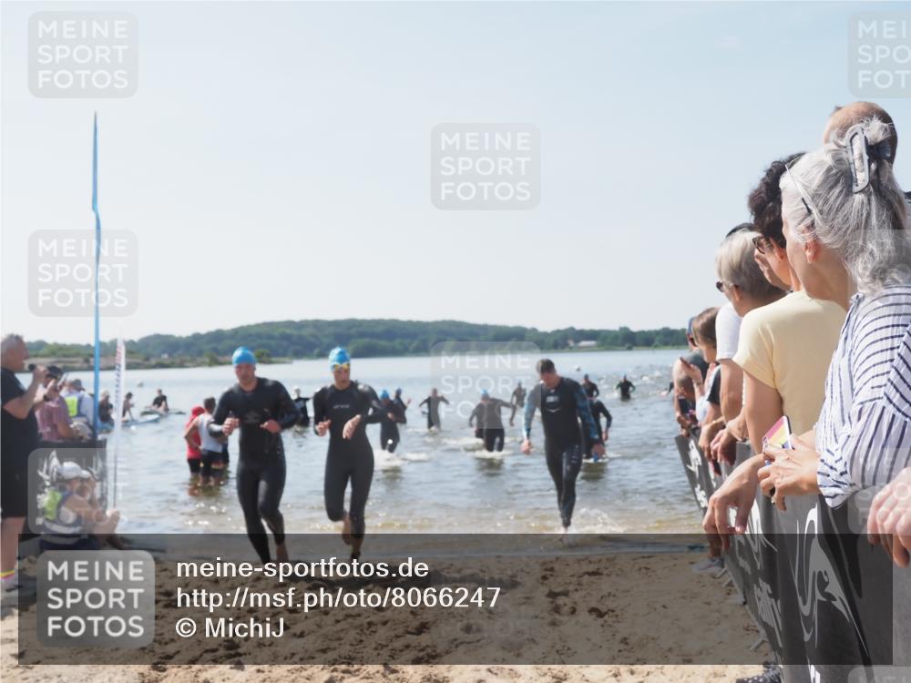 22.06.2025 - Viking Triathlon MichiJ http://msf.ph/oto/8066247 22.06.2025 10:33:40 Schwimmen 5, 38, 50, 149, 242, 255, 304, 348, 382, 438, 457, 522 meine-sportfotos.de