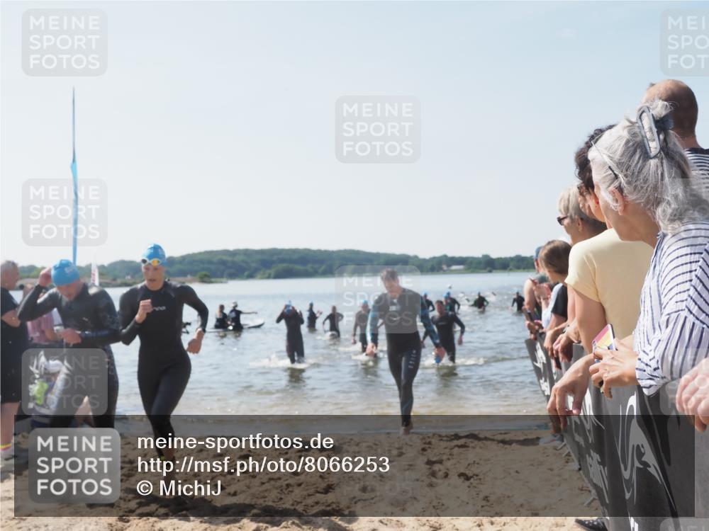 22.06.2025 - Viking Triathlon MichiJ http://msf.ph/oto/8066253 22.06.2025 10:33:41 Schwimmen 5, 38, 50, 149, 229, 242, 255, 304, 348, 382, 438, 457, 522 meine-sportfotos.de