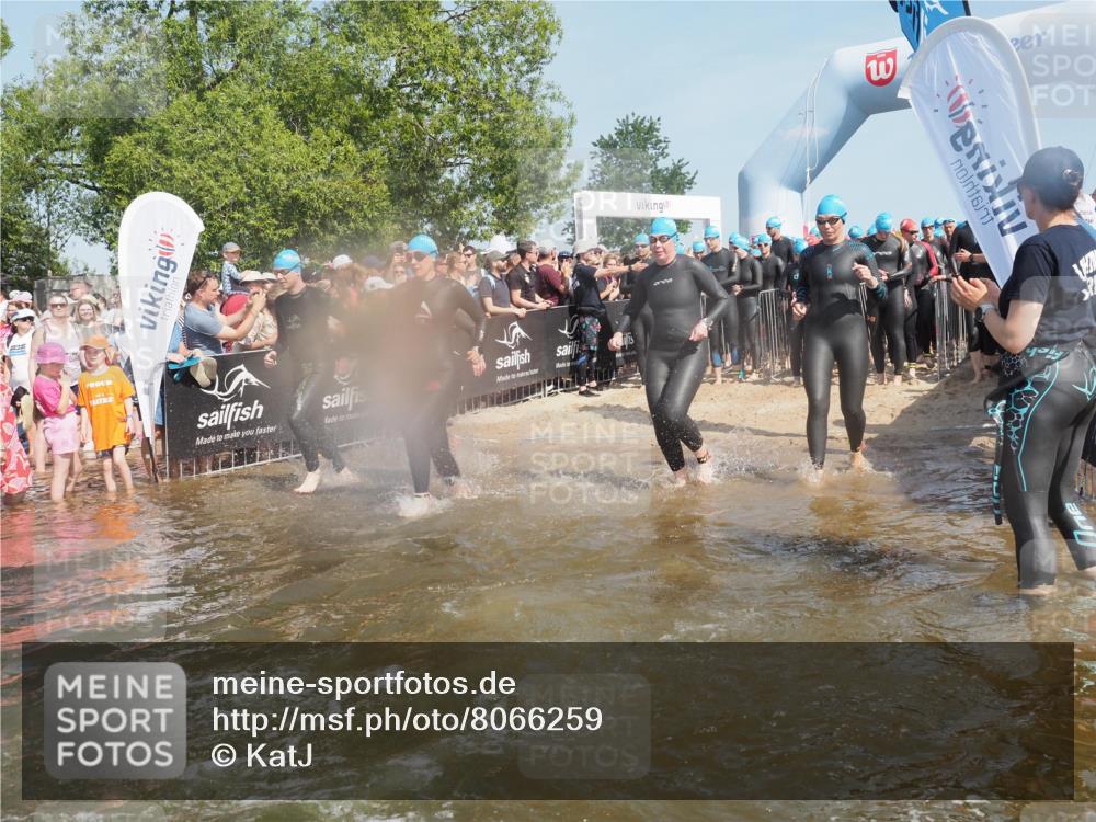 22.06.2025 - Viking Triathlon KatJ http://msf.ph/oto/8066259 22.06.2025 10:06:54 Schwimmen 66, 165, 183, 217, 244, 257, 282, 290, 318, 321, 337, 467, 468, 479, 494, 498, 501, 525, 533 meine-sportfotos.de