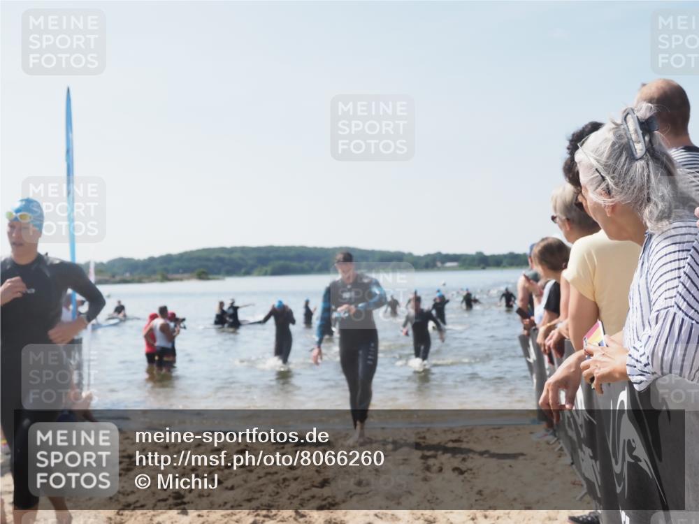 22.06.2025 - Viking Triathlon MichiJ http://msf.ph/oto/8066260 22.06.2025 10:33:41 Schwimmen 5, 38, 50, 149, 229, 242, 255, 304, 348, 382, 438, 457, 522 meine-sportfotos.de