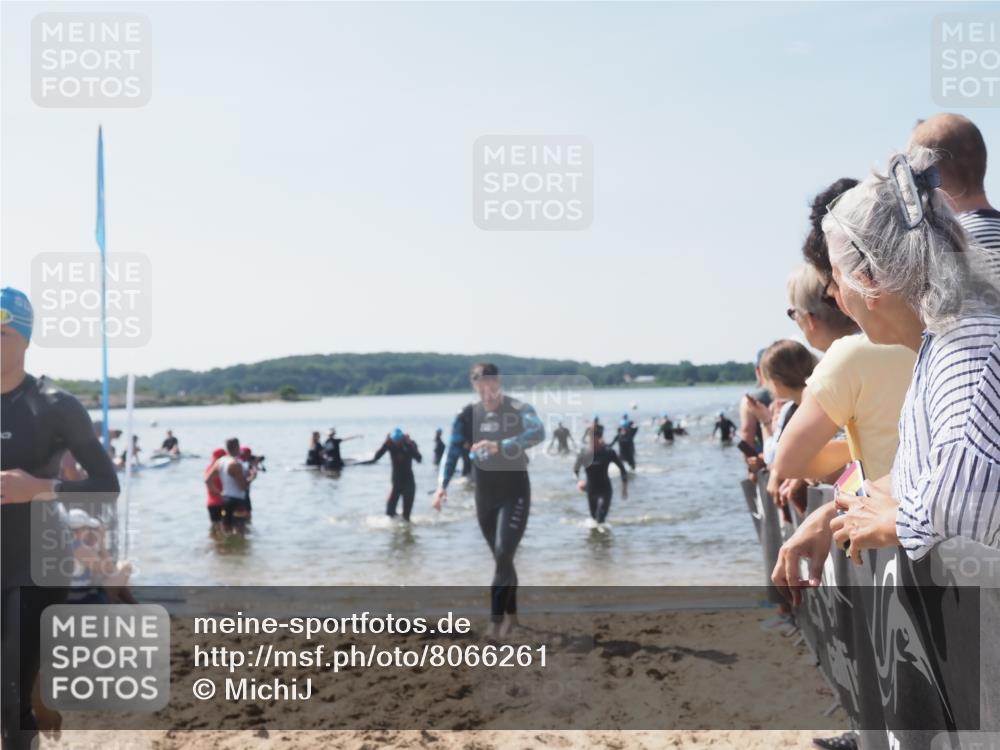 22.06.2025 - Viking Triathlon MichiJ http://msf.ph/oto/8066261 22.06.2025 10:33:42 Schwimmen 5, 50, 149, 229, 242, 255, 304, 348, 382, 438, 457, 522 meine-sportfotos.de