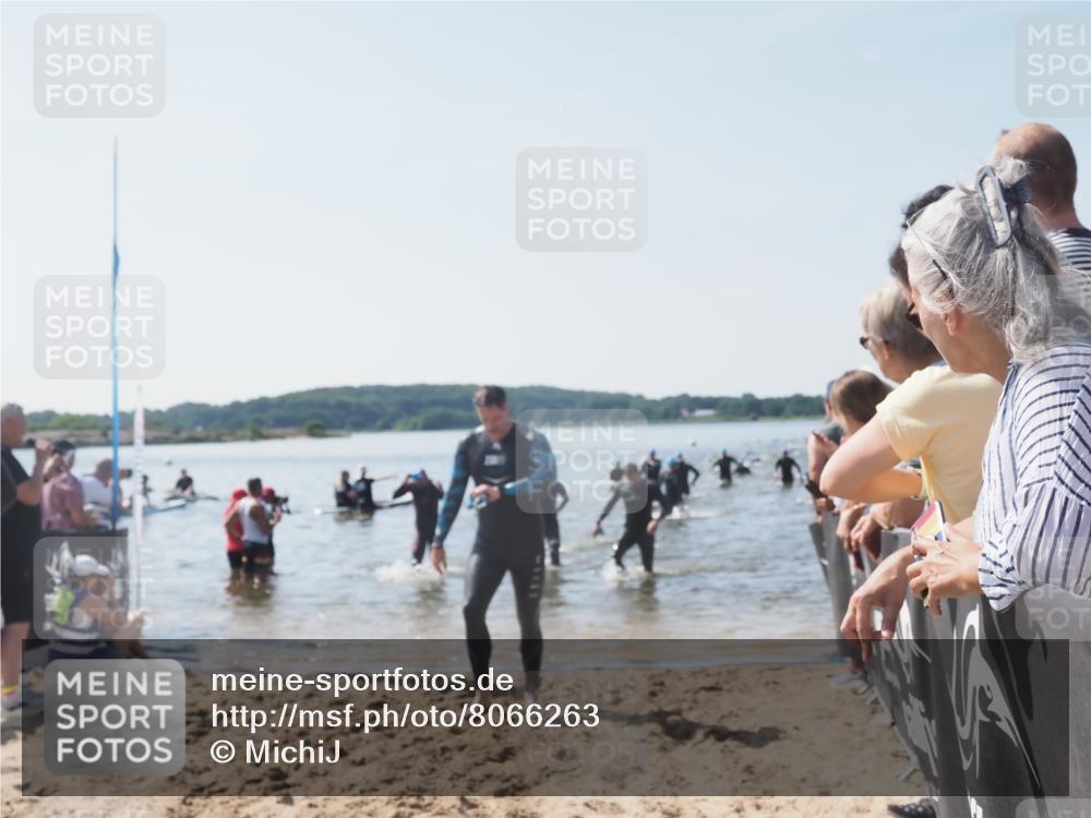 22.06.2025 - Viking Triathlon MichiJ http://msf.ph/oto/8066263 22.06.2025 10:33:42 Schwimmen 5, 50, 149, 229, 242, 255, 304, 348, 382, 438, 457, 522 meine-sportfotos.de