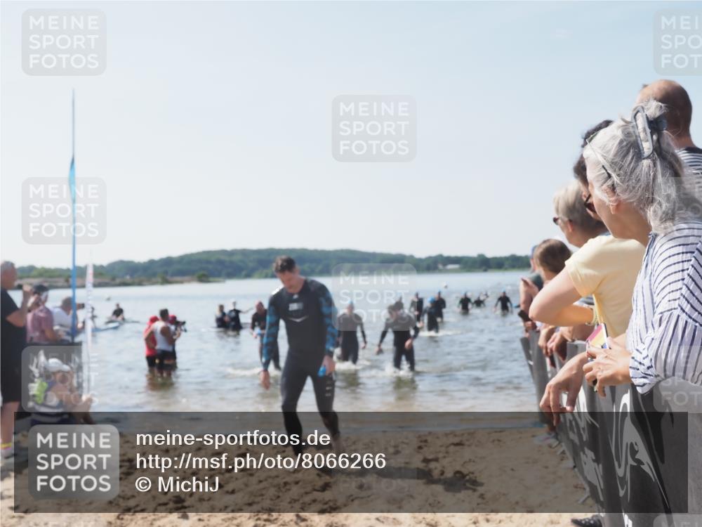 22.06.2025 - Viking Triathlon MichiJ http://msf.ph/oto/8066266 22.06.2025 10:33:42 Schwimmen 5, 50, 149, 229, 242, 255, 304, 348, 382, 438, 457, 522 meine-sportfotos.de