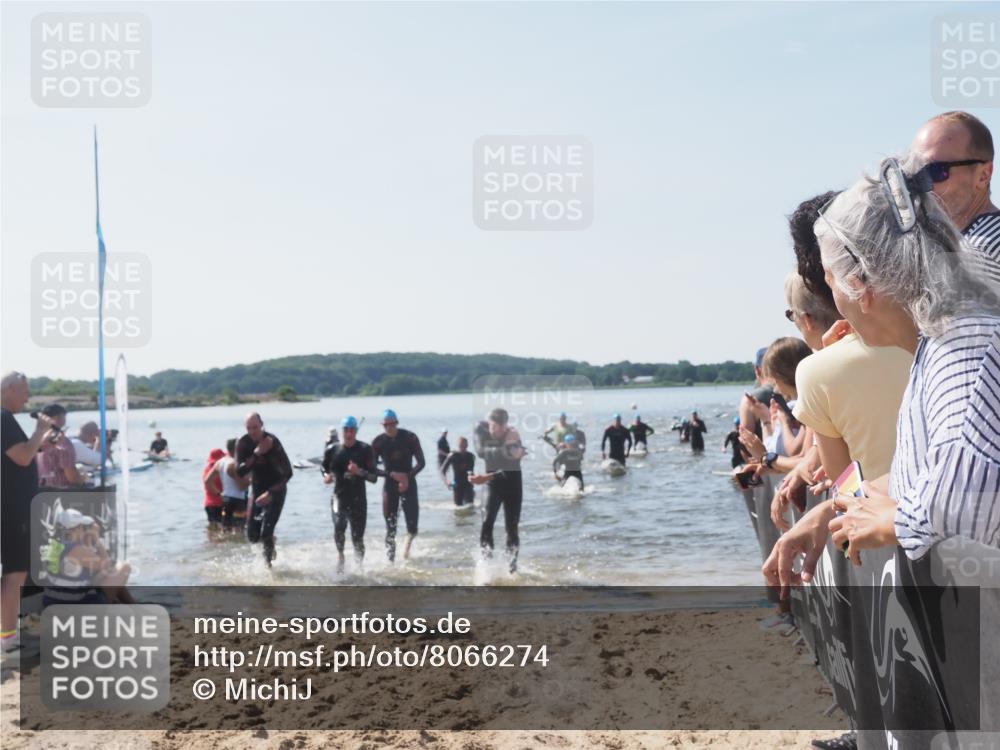 22.06.2025 - Viking Triathlon MichiJ http://msf.ph/oto/8066274 22.06.2025 10:33:46 Schwimmen 5, 50, 149, 184, 229, 242, 255, 304, 348, 349, 438, 457 meine-sportfotos.de