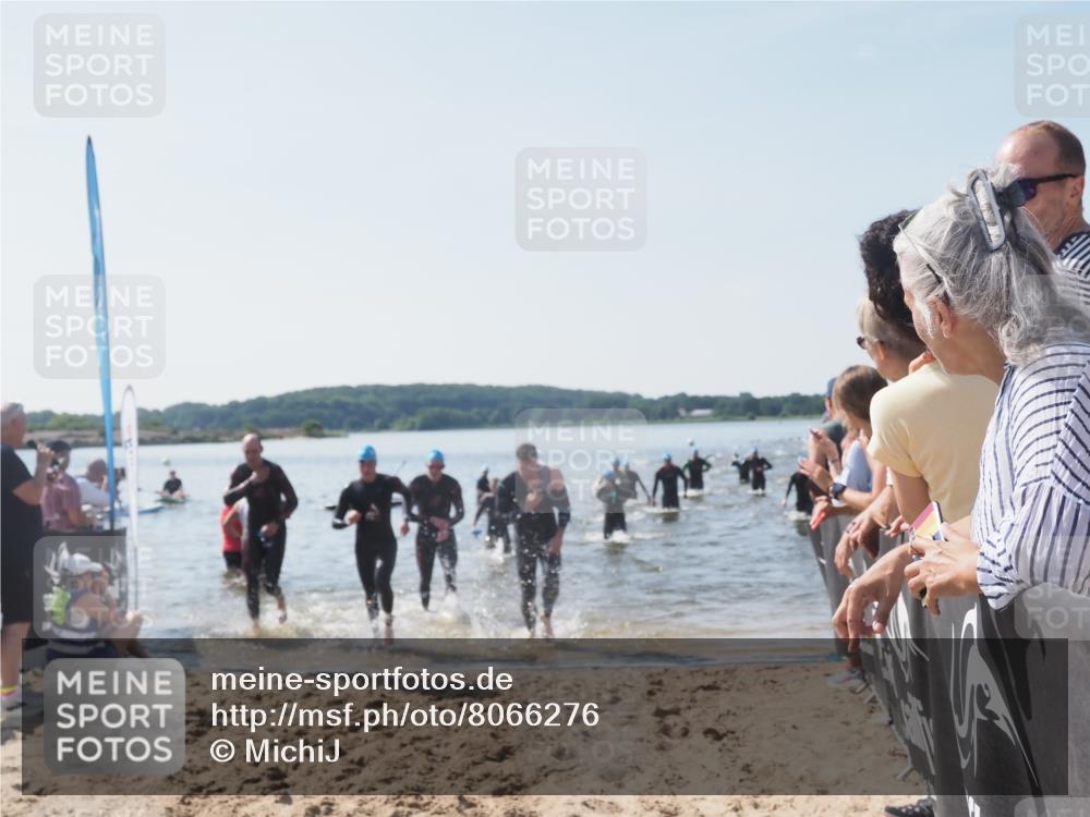 22.06.2025 - Viking Triathlon MichiJ http://msf.ph/oto/8066276 22.06.2025 10:33:46 Schwimmen 5, 50, 149, 184, 229, 242, 255, 304, 348, 349, 438, 457 meine-sportfotos.de