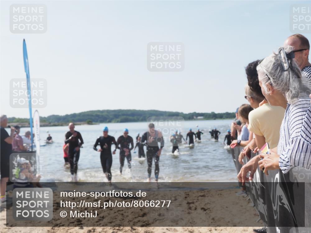 22.06.2025 - Viking Triathlon MichiJ http://msf.ph/oto/8066277 22.06.2025 10:33:46 Schwimmen 5, 50, 149, 184, 229, 242, 255, 304, 348, 349, 438, 457 meine-sportfotos.de