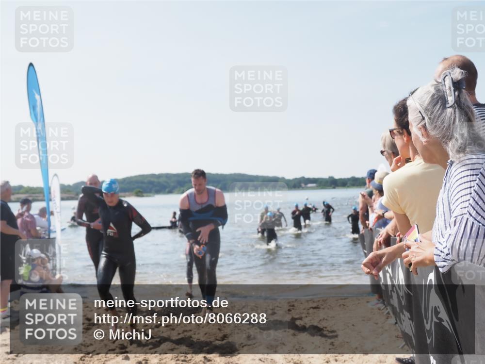 22.06.2025 - Viking Triathlon MichiJ http://msf.ph/oto/8066288 22.06.2025 10:33:48 Schwimmen 5, 50, 75, 149, 184, 229, 242, 255, 304, 348, 349, 438, 457 meine-sportfotos.de