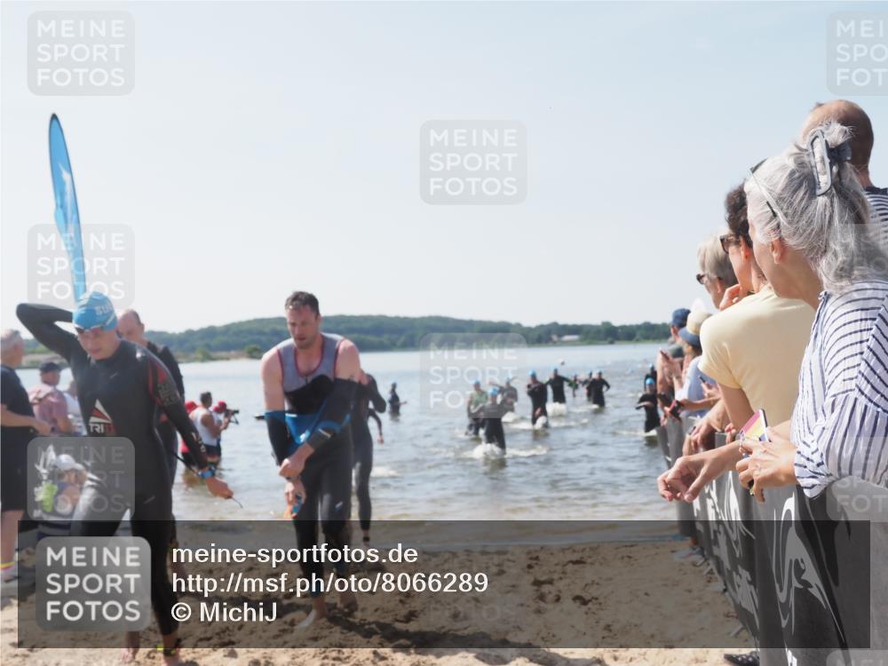 22.06.2025 - Viking Triathlon MichiJ http://msf.ph/oto/8066289 22.06.2025 10:33:48 Schwimmen 5, 50, 75, 149, 184, 229, 242, 255, 304, 348, 349, 438, 457 meine-sportfotos.de