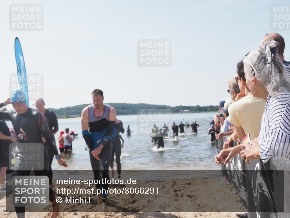 22.06.2025 - Viking Triathlon MichiJ http://msf.ph/oto/8066291 22.06.2025 10:33:48 Schwimmen 5, 50, 75, 149, 184, 229, 242, 255, 304, 348, 349, 438, 457 meine-sportfotos.de