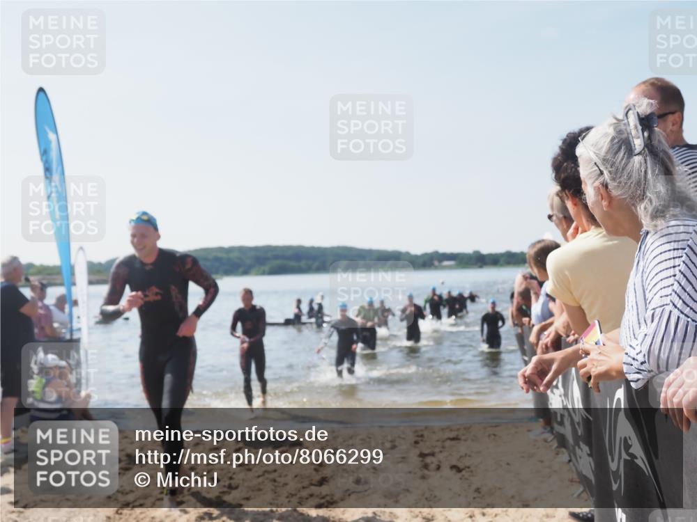 22.06.2025 - Viking Triathlon MichiJ http://msf.ph/oto/8066299 22.06.2025 10:33:51 Schwimmen 5, 50, 75, 149, 184, 229, 242, 349, 438, 478, 540 meine-sportfotos.de