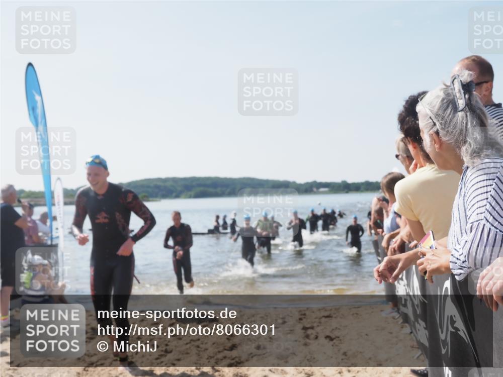 22.06.2025 - Viking Triathlon MichiJ http://msf.ph/oto/8066301 22.06.2025 10:33:51 Schwimmen 5, 50, 75, 149, 184, 229, 242, 349, 438, 478, 540 meine-sportfotos.de