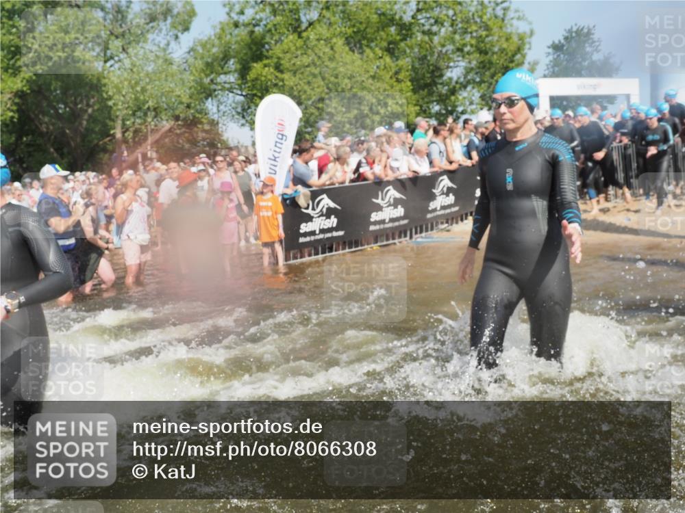 22.06.2025 - Viking Triathlon KatJ http://msf.ph/oto/8066308 22.06.2025 10:06:57 Schwimmen 66, 183, 244, 290, 318, 321, 337, 369, 467, 468, 479, 494, 498, 525, 533 meine-sportfotos.de