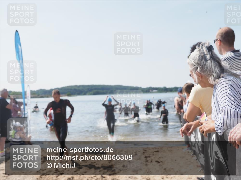 22.06.2025 - Viking Triathlon MichiJ http://msf.ph/oto/8066309 22.06.2025 10:33:53 Schwimmen 5, 50, 75, 149, 184, 229, 242, 349, 438, 478, 532, 540 meine-sportfotos.de