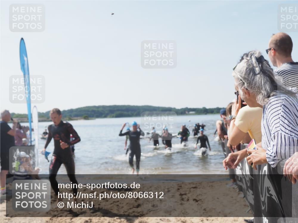 22.06.2025 - Viking Triathlon MichiJ http://msf.ph/oto/8066312 22.06.2025 10:33:53 Schwimmen 5, 50, 75, 149, 184, 229, 242, 349, 438, 478, 532, 540 meine-sportfotos.de