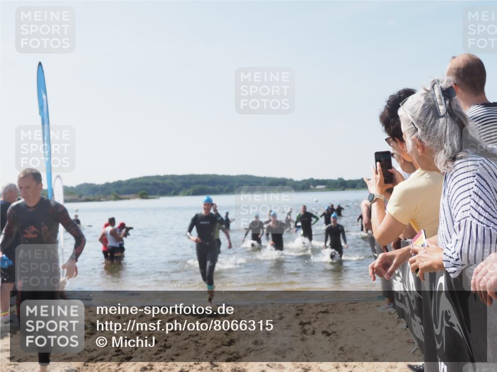 22.06.2025 - Viking Triathlon MichiJ http://msf.ph/oto/8066315 22.06.2025 10:33:54 Schwimmen 5, 50, 75, 149, 184, 229, 242, 349, 438, 478, 532, 540 meine-sportfotos.de