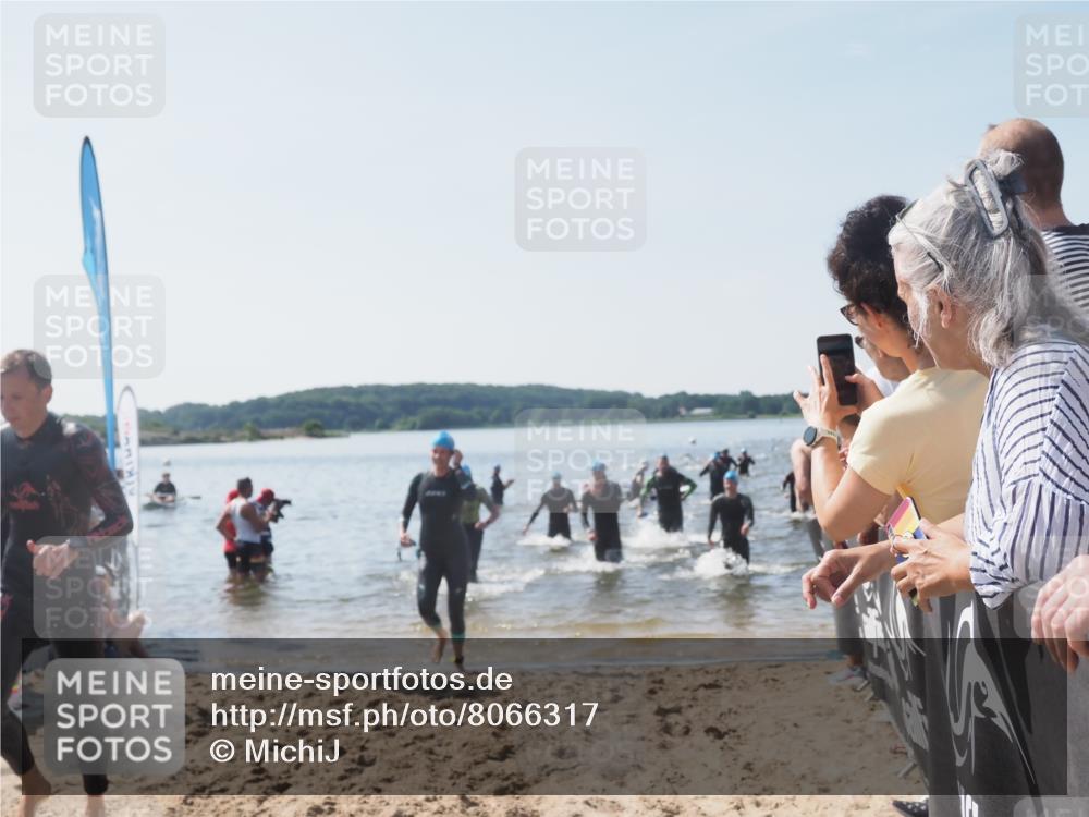 22.06.2025 - Viking Triathlon MichiJ http://msf.ph/oto/8066317 22.06.2025 10:33:54 Schwimmen 5, 50, 75, 149, 184, 229, 242, 349, 438, 478, 532, 540 meine-sportfotos.de