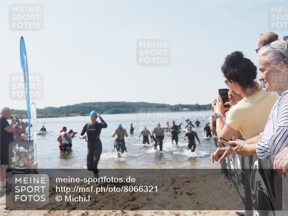 22.06.2025 - Viking Triathlon MichiJ http://msf.ph/oto/8066321 22.06.2025 10:33:55 Schwimmen 5, 50, 75, 149, 184, 229, 242, 349, 429, 438, 478, 532, 540 meine-sportfotos.de