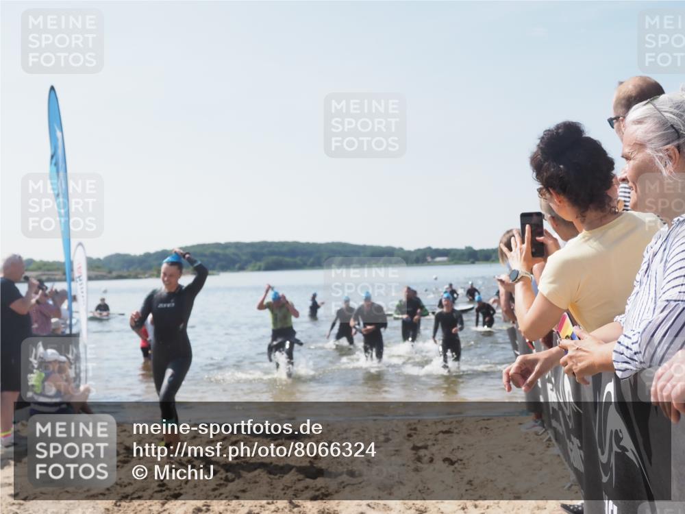 22.06.2025 - Viking Triathlon MichiJ http://msf.ph/oto/8066324 22.06.2025 10:33:55 Schwimmen 5, 50, 75, 149, 184, 229, 242, 349, 429, 438, 478, 532, 540 meine-sportfotos.de