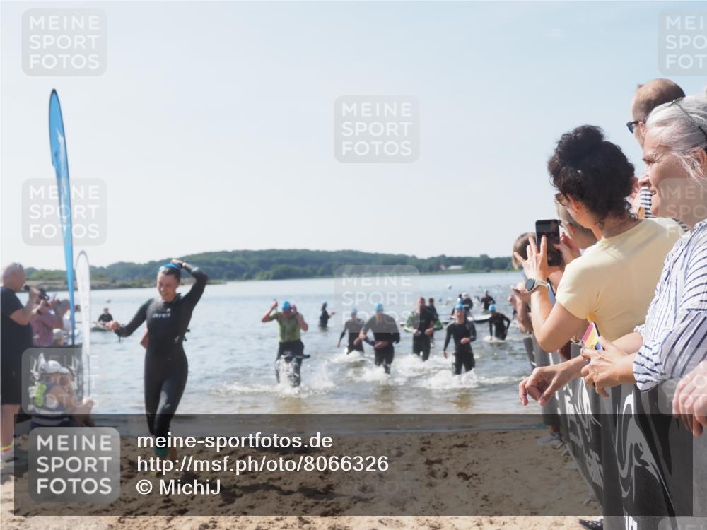 22.06.2025 - Viking Triathlon MichiJ http://msf.ph/oto/8066326 22.06.2025 10:33:55 Schwimmen 5, 50, 75, 149, 184, 229, 242, 349, 429, 438, 478, 532, 540 meine-sportfotos.de