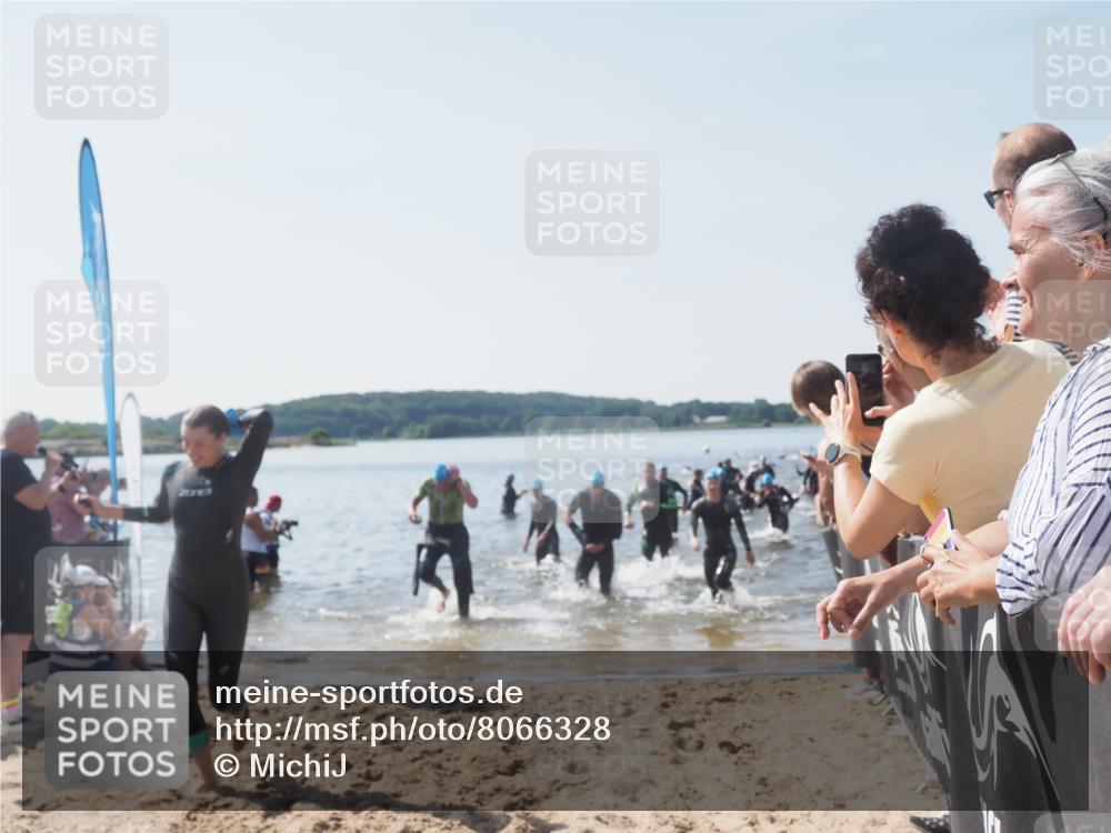 22.06.2025 - Viking Triathlon MichiJ http://msf.ph/oto/8066328 22.06.2025 10:33:56 Schwimmen 50, 75, 149, 184, 229, 242, 349, 429, 438, 478, 532, 540 meine-sportfotos.de