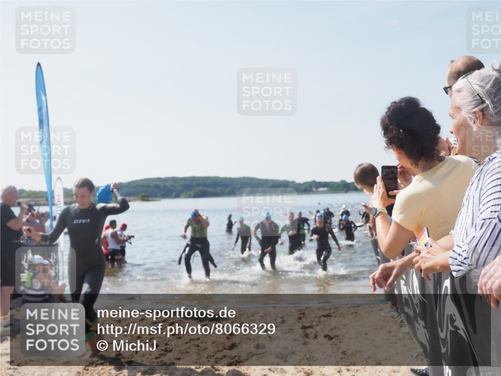22.06.2025 - Viking Triathlon MichiJ http://msf.ph/oto/8066329 22.06.2025 10:33:56 Schwimmen 50, 75, 149, 184, 229, 242, 349, 429, 438, 478, 532, 540 meine-sportfotos.de