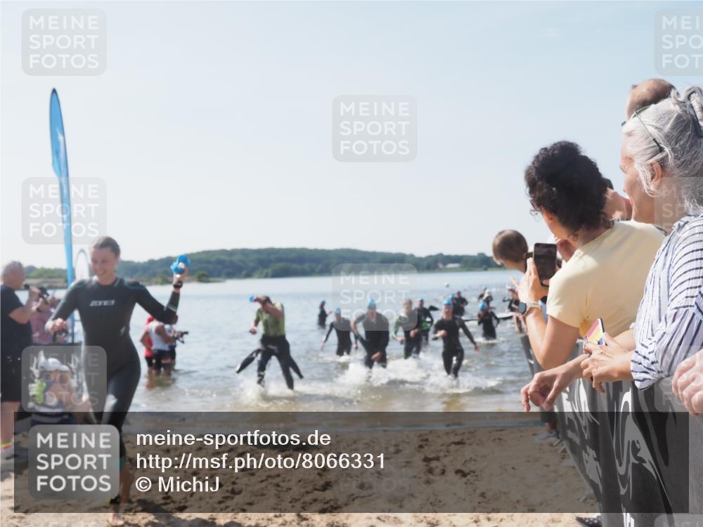 22.06.2025 - Viking Triathlon MichiJ http://msf.ph/oto/8066331 22.06.2025 10:33:56 Schwimmen 50, 75, 149, 184, 229, 242, 349, 429, 438, 478, 532, 540 meine-sportfotos.de