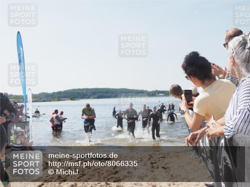 22.06.2025 - Viking Triathlon MichiJ http://msf.ph/oto/8066335 22.06.2025 10:33:56 Schwimmen 50, 75, 149, 184, 229, 242, 349, 429, 438, 478, 532, 540 meine-sportfotos.de