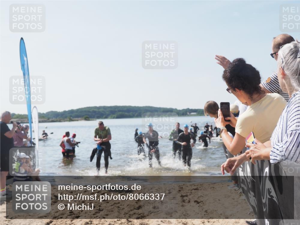 22.06.2025 - Viking Triathlon MichiJ http://msf.ph/oto/8066337 22.06.2025 10:33:57 Schwimmen 50, 70, 75, 184, 229, 242, 349, 429, 438, 478, 532, 540, 635 meine-sportfotos.de