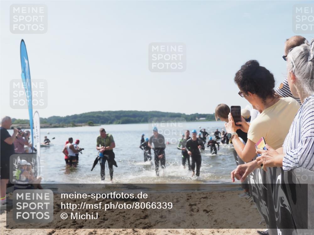 22.06.2025 - Viking Triathlon MichiJ http://msf.ph/oto/8066339 22.06.2025 10:33:57 Schwimmen 50, 70, 75, 184, 229, 242, 349, 429, 438, 478, 532, 540, 635 meine-sportfotos.de