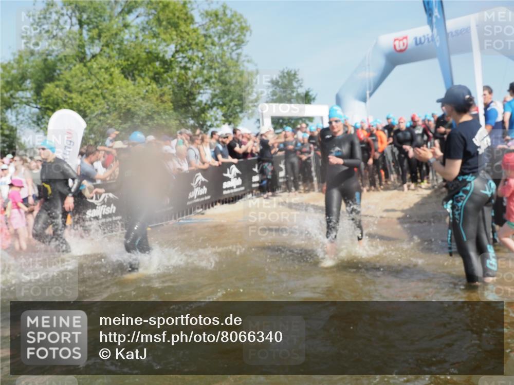 22.06.2025 - Viking Triathlon KatJ http://msf.ph/oto/8066340 22.06.2025 10:06:59 Schwimmen 66, 183, 244, 290, 318, 321, 328, 337, 369, 467, 468, 479, 494, 498, 525, 533, 631, 649 meine-sportfotos.de