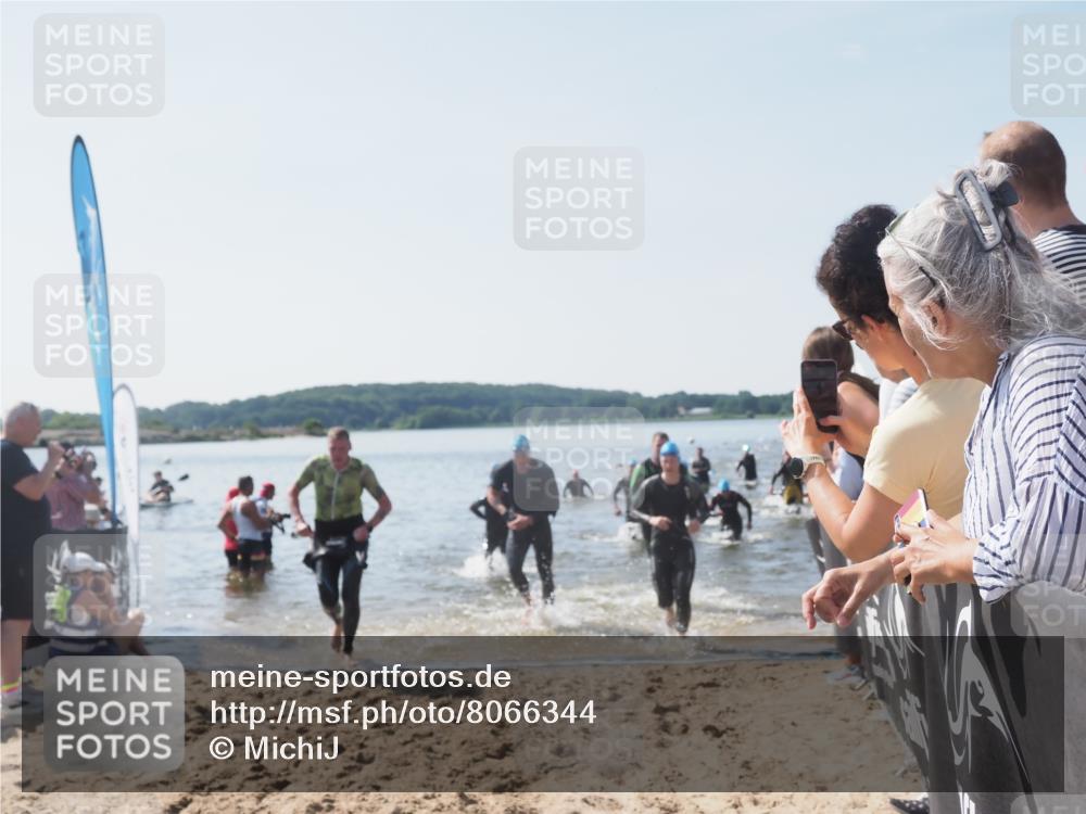 22.06.2025 - Viking Triathlon MichiJ http://msf.ph/oto/8066344 22.06.2025 10:33:58 Schwimmen 50, 70, 75, 184, 229, 242, 349, 429, 438, 478, 532, 540, 635 meine-sportfotos.de