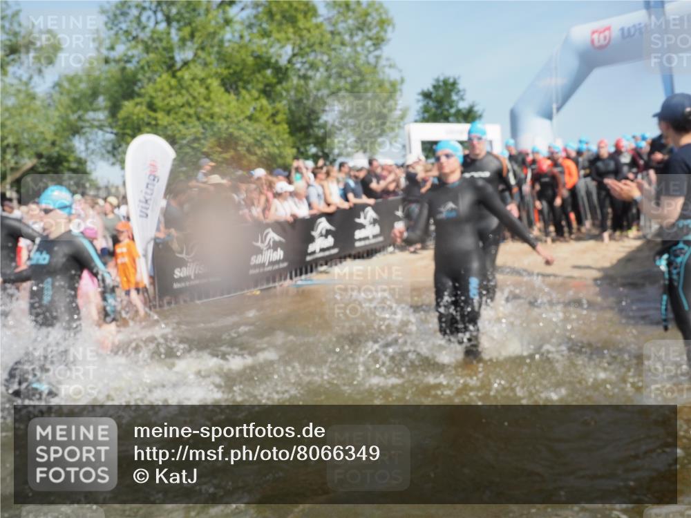 22.06.2025 - Viking Triathlon KatJ http://msf.ph/oto/8066349 22.06.2025 10:07:00 Schwimmen 64, 183, 244, 290, 321, 328, 369, 431, 467, 468, 479, 494, 498, 533, 631, 649 meine-sportfotos.de