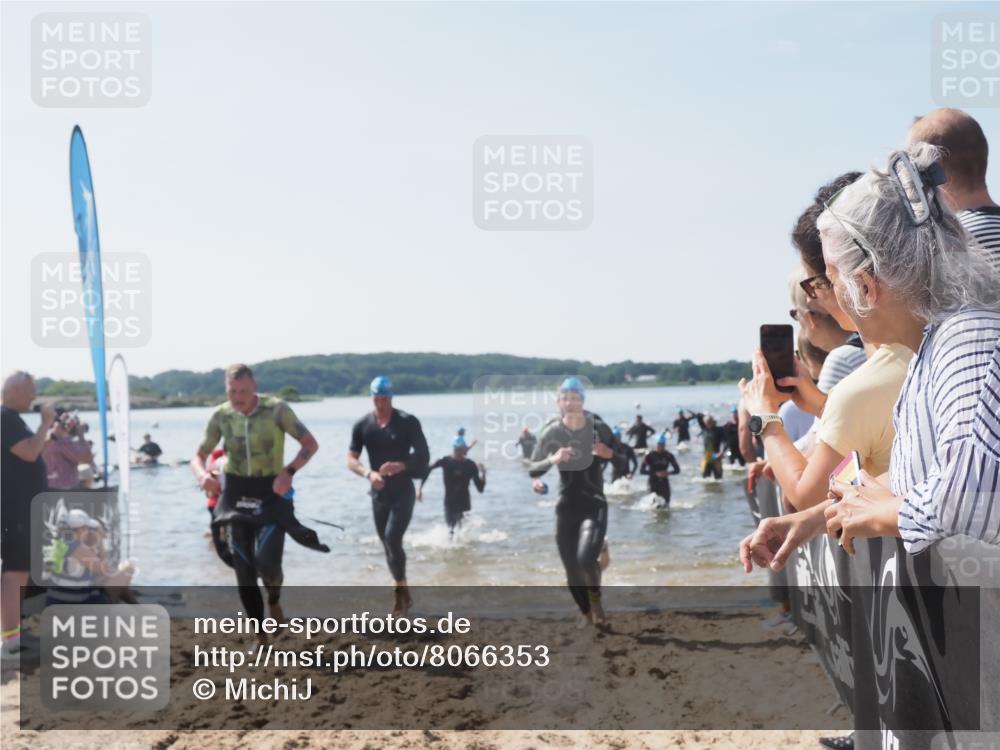 22.06.2025 - Viking Triathlon MichiJ http://msf.ph/oto/8066353 22.06.2025 10:33:59 Schwimmen 50, 70, 75, 184, 229, 242, 349, 429, 438, 478, 532, 540, 618, 635 meine-sportfotos.de