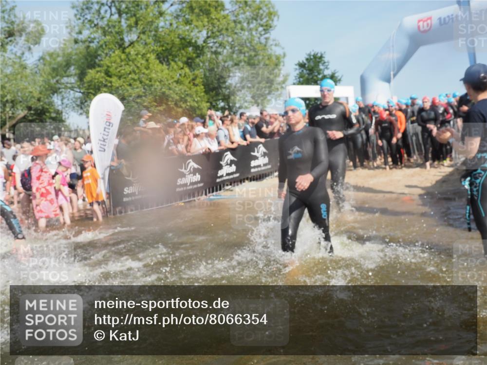 22.06.2025 - Viking Triathlon KatJ http://msf.ph/oto/8066354 22.06.2025 10:07:00 Schwimmen 64, 183, 244, 290, 321, 328, 369, 431, 467, 468, 479, 494, 498, 533, 631, 649 meine-sportfotos.de