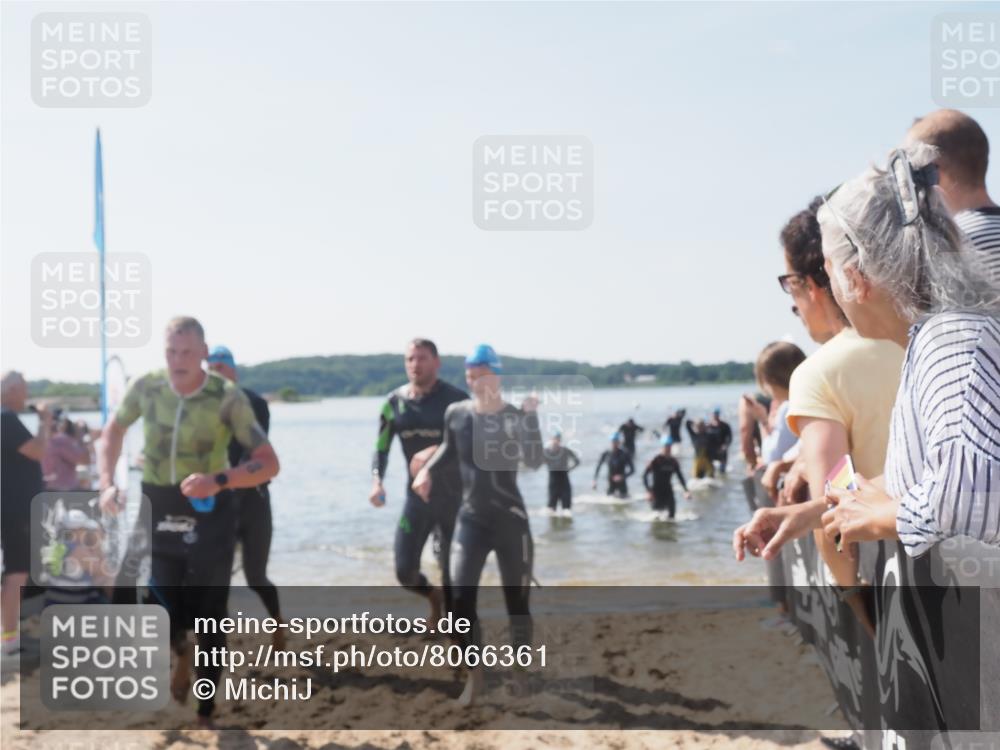 22.06.2025 - Viking Triathlon MichiJ http://msf.ph/oto/8066361 22.06.2025 10:34:00 Schwimmen 50, 70, 75, 184, 229, 242, 297, 349, 429, 438, 478, 532, 540, 618, 635 meine-sportfotos.de