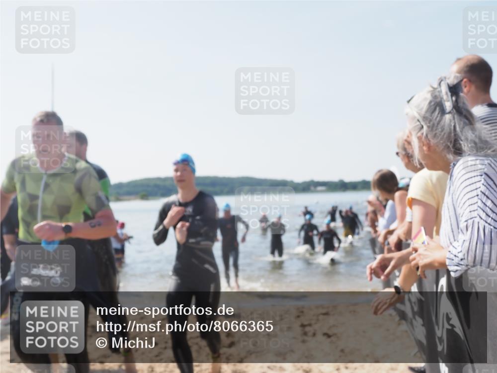 22.06.2025 - Viking Triathlon MichiJ http://msf.ph/oto/8066365 22.06.2025 10:34:01 Schwimmen 50, 70, 75, 184, 229, 242, 297, 349, 429, 438, 478, 532, 540, 618, 635 meine-sportfotos.de