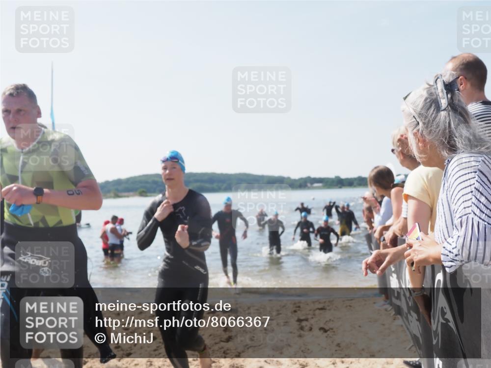 22.06.2025 - Viking Triathlon MichiJ http://msf.ph/oto/8066367 22.06.2025 10:34:01 Schwimmen 50, 70, 75, 184, 229, 242, 297, 349, 429, 438, 478, 532, 540, 618, 635 meine-sportfotos.de