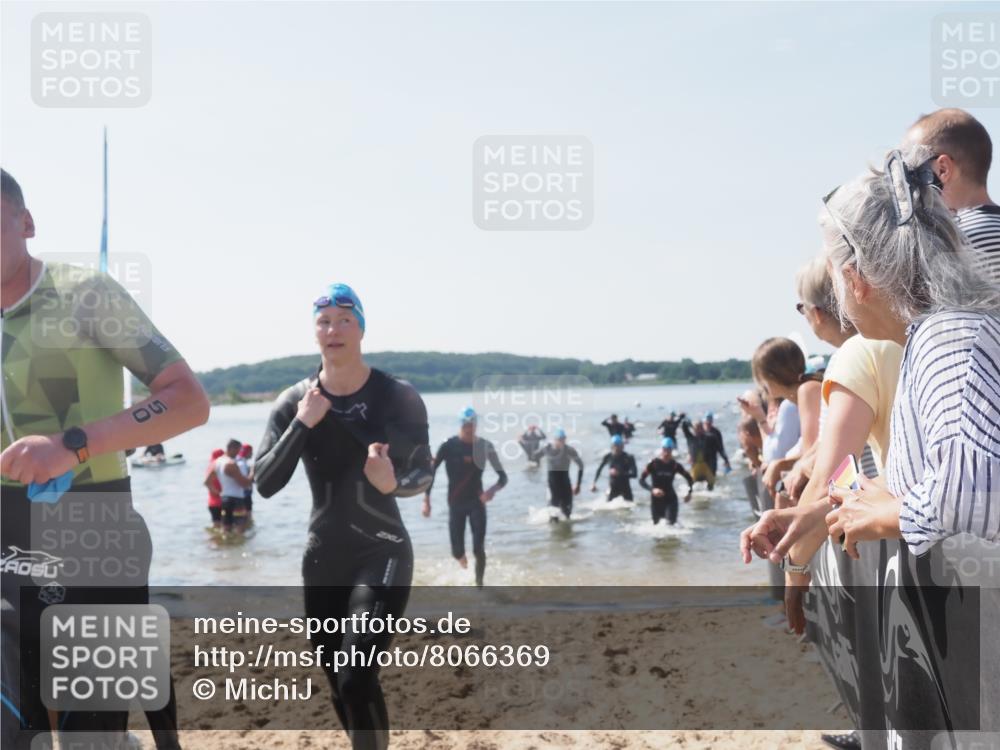 22.06.2025 - Viking Triathlon MichiJ http://msf.ph/oto/8066369 22.06.2025 10:34:01 Schwimmen 50, 70, 75, 184, 229, 242, 297, 349, 429, 438, 478, 532, 540, 618, 635 meine-sportfotos.de