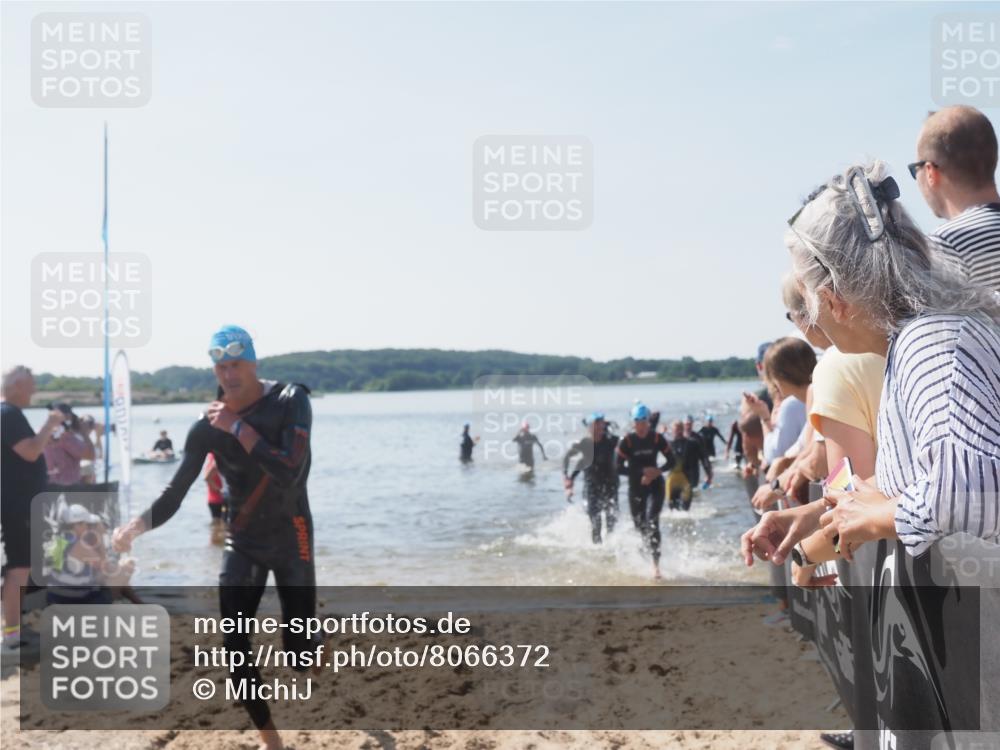 22.06.2025 - Viking Triathlon MichiJ http://msf.ph/oto/8066372 22.06.2025 10:34:03 Schwimmen 46, 70, 75, 184, 297, 349, 429, 478, 532, 540, 618, 635 meine-sportfotos.de
