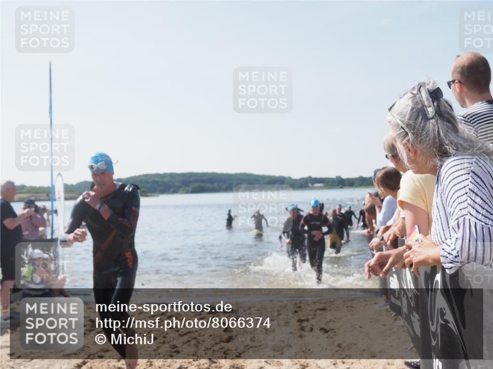 22.06.2025 - Viking Triathlon MichiJ http://msf.ph/oto/8066374 22.06.2025 10:34:04 Schwimmen 46, 70, 75, 184, 297, 349, 429, 478, 532, 540, 618, 635 meine-sportfotos.de