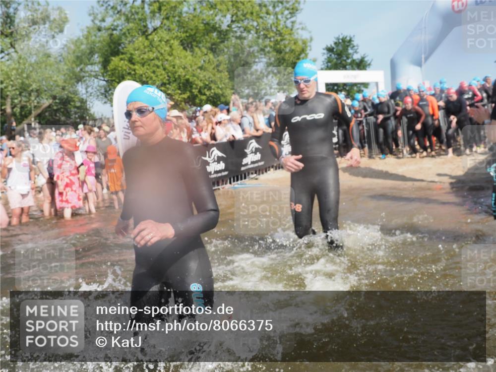22.06.2025 - Viking Triathlon KatJ http://msf.ph/oto/8066375 22.06.2025 10:07:01 Schwimmen 64, 183, 244, 321, 328, 369, 431, 467, 468, 479, 494, 498, 533, 631, 649 meine-sportfotos.de