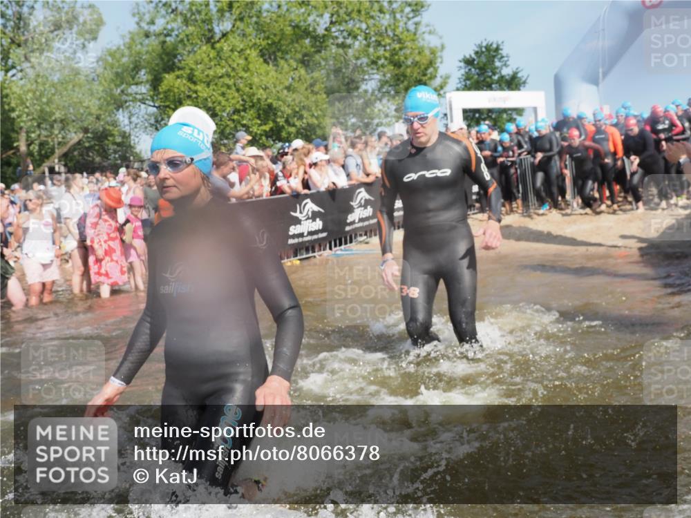 22.06.2025 - Viking Triathlon KatJ http://msf.ph/oto/8066378 22.06.2025 10:07:01 Schwimmen 64, 183, 244, 321, 328, 369, 431, 467, 468, 479, 494, 498, 533, 631, 649 meine-sportfotos.de
