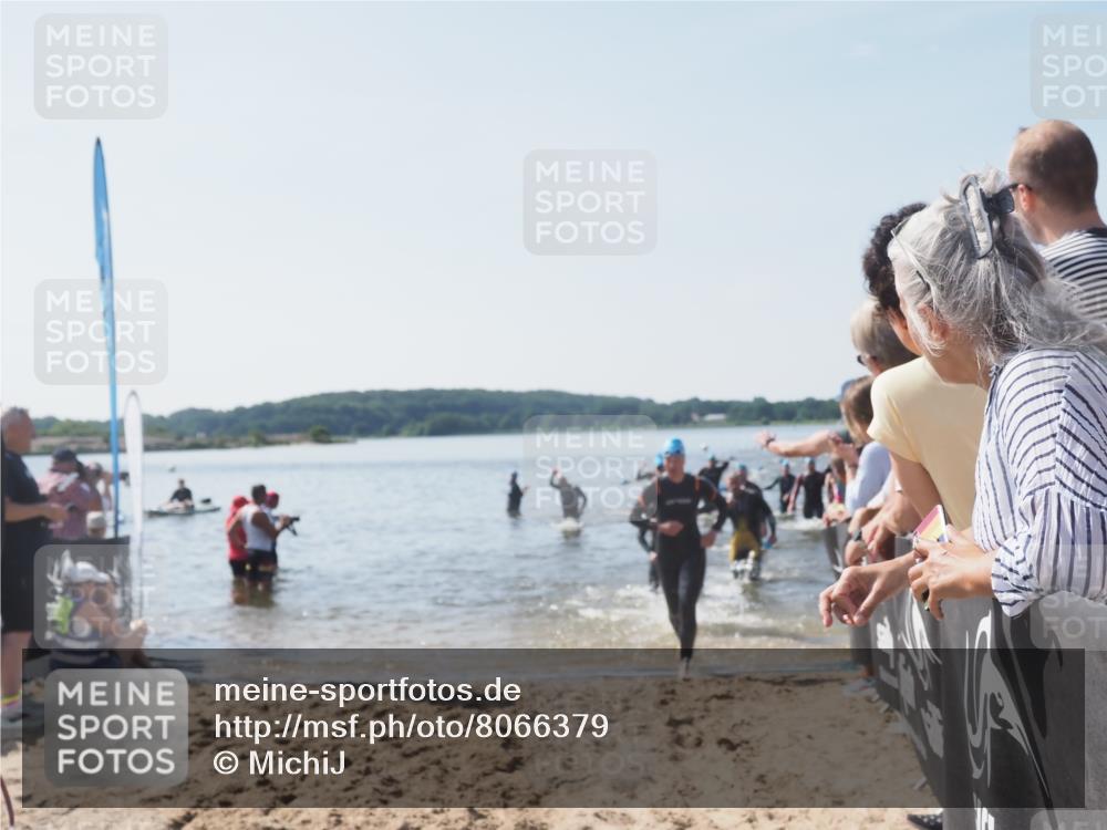 22.06.2025 - Viking Triathlon MichiJ http://msf.ph/oto/8066379 22.06.2025 10:34:04 Schwimmen 46, 70, 75, 184, 297, 349, 429, 478, 532, 540, 618, 635 meine-sportfotos.de