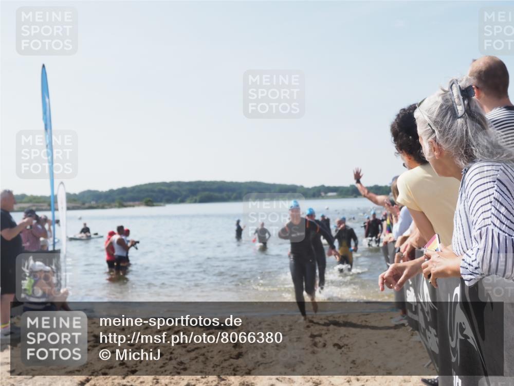 22.06.2025 - Viking Triathlon MichiJ http://msf.ph/oto/8066380 22.06.2025 10:34:05 Schwimmen 46, 70, 75, 184, 297, 429, 478, 532, 540, 618, 635 meine-sportfotos.de