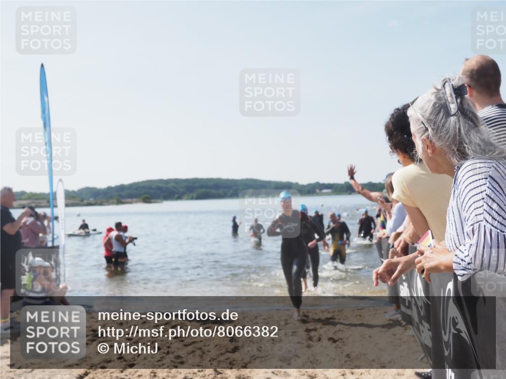 22.06.2025 - Viking Triathlon MichiJ http://msf.ph/oto/8066382 22.06.2025 10:34:05 Schwimmen 46, 70, 75, 184, 297, 429, 478, 532, 540, 618, 635 meine-sportfotos.de